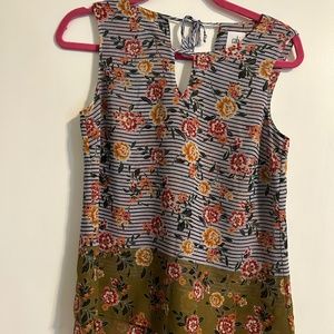Sleeveless blouse